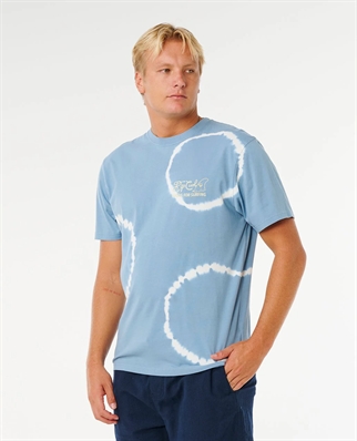 RIP CURL PACIFIC RINSE FIN TEE faded denim fra siden